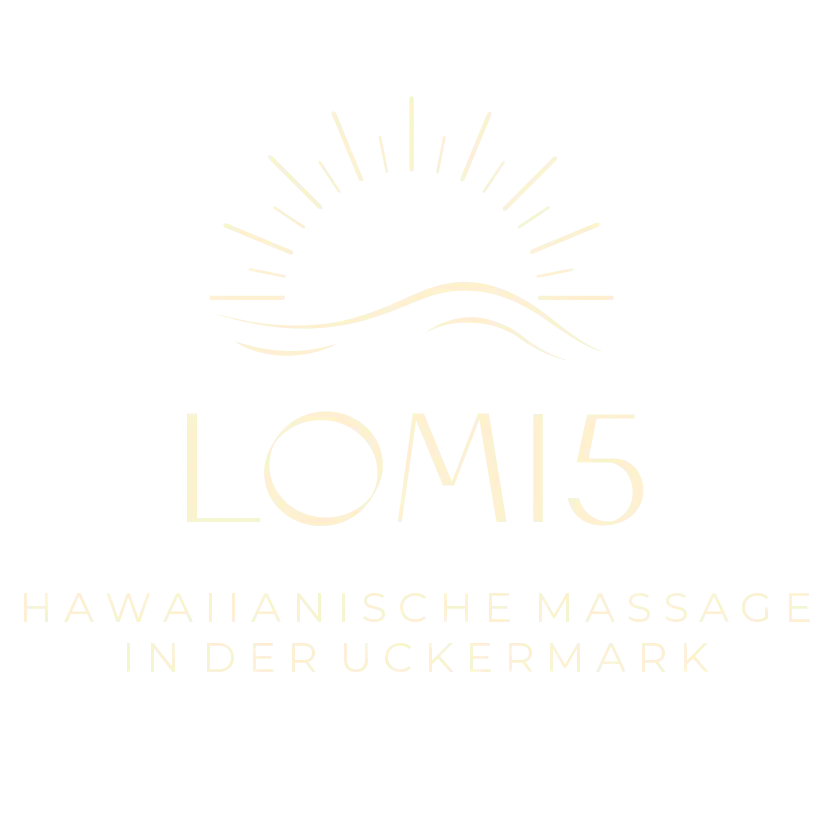Logo: 'Lomi5' mit Sonnenaufgang darüber und dem Schriftzug 'Hawaiianische Massage in der Uckermark' darunter